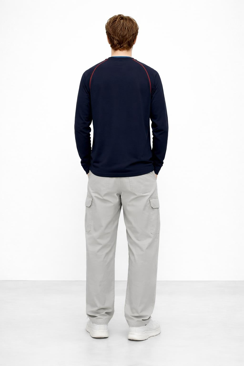 Back pose of the model wearing Long Sleeves Knit